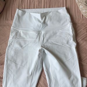 Lululemon white wunder unders